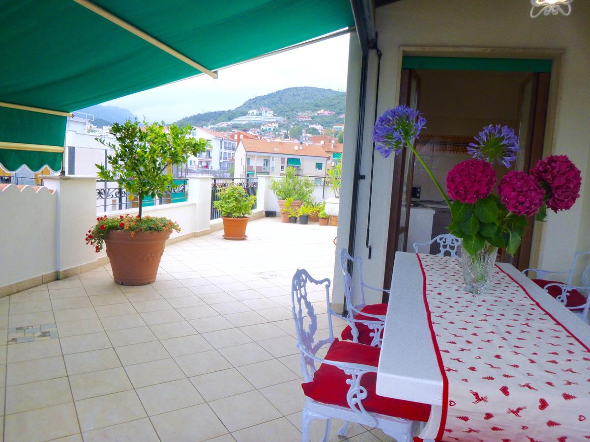 I Love Pietra Ligure Bagian luar foto