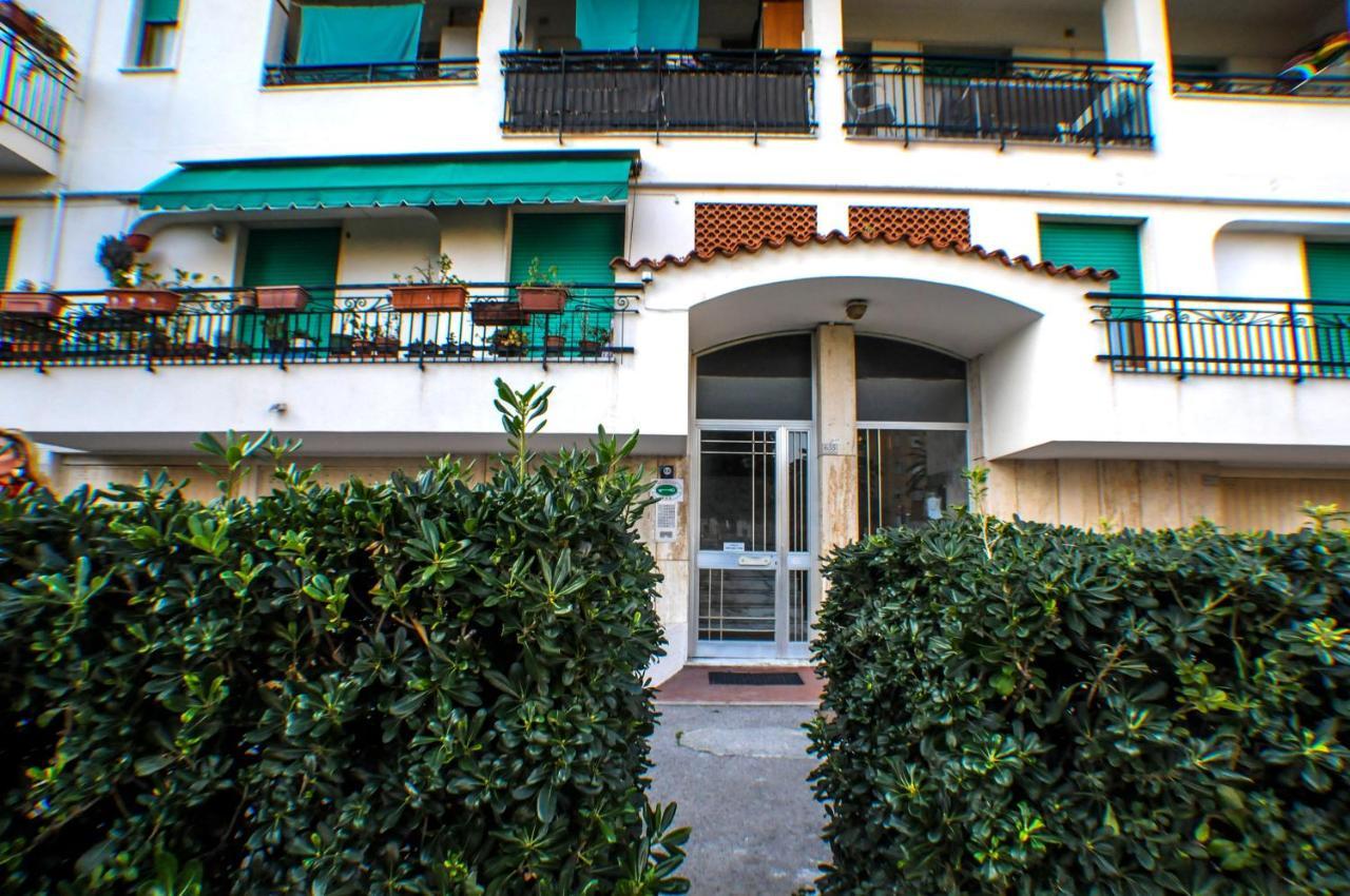 I Love Pietra Ligure Bagian luar foto